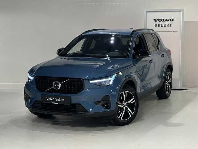 Volvo XC40 B3 Mild hybrid  Dark Plus + electr trekhaak, Automaat, Euro 6, https://public.car-pass.be/vhr/de32f63f-7700-4924-b1a1-2dec3e1a1190