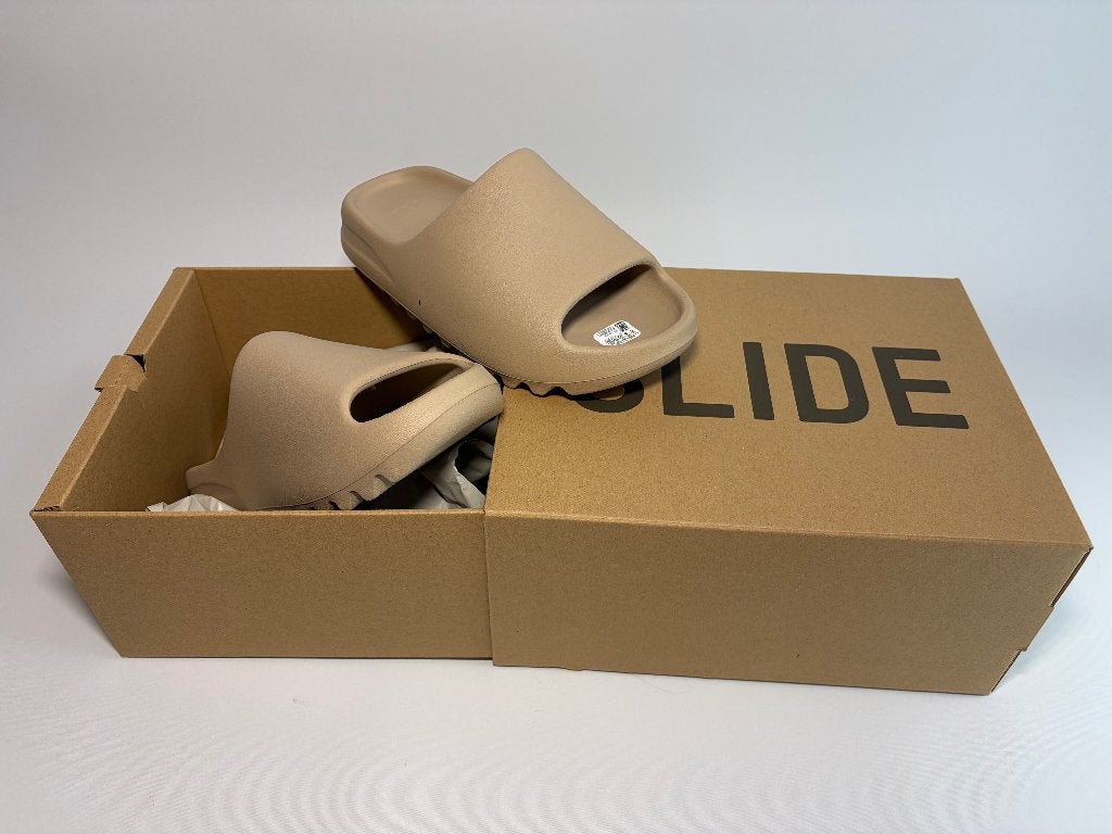 Yeezy Slide Pure GW1943 MAAT EU42/US8 NIEUW, Kleding | Heren, Schoenen, Slippers, Overige kleuren, Nieuw, Ophalen of Verzenden