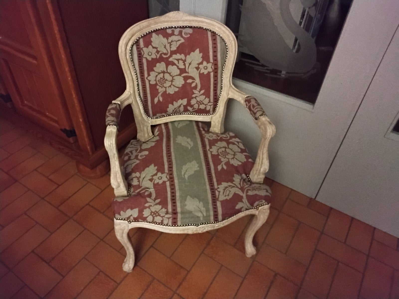 fauteuil  cabriolet de  style Louis xv., Enlèvement
