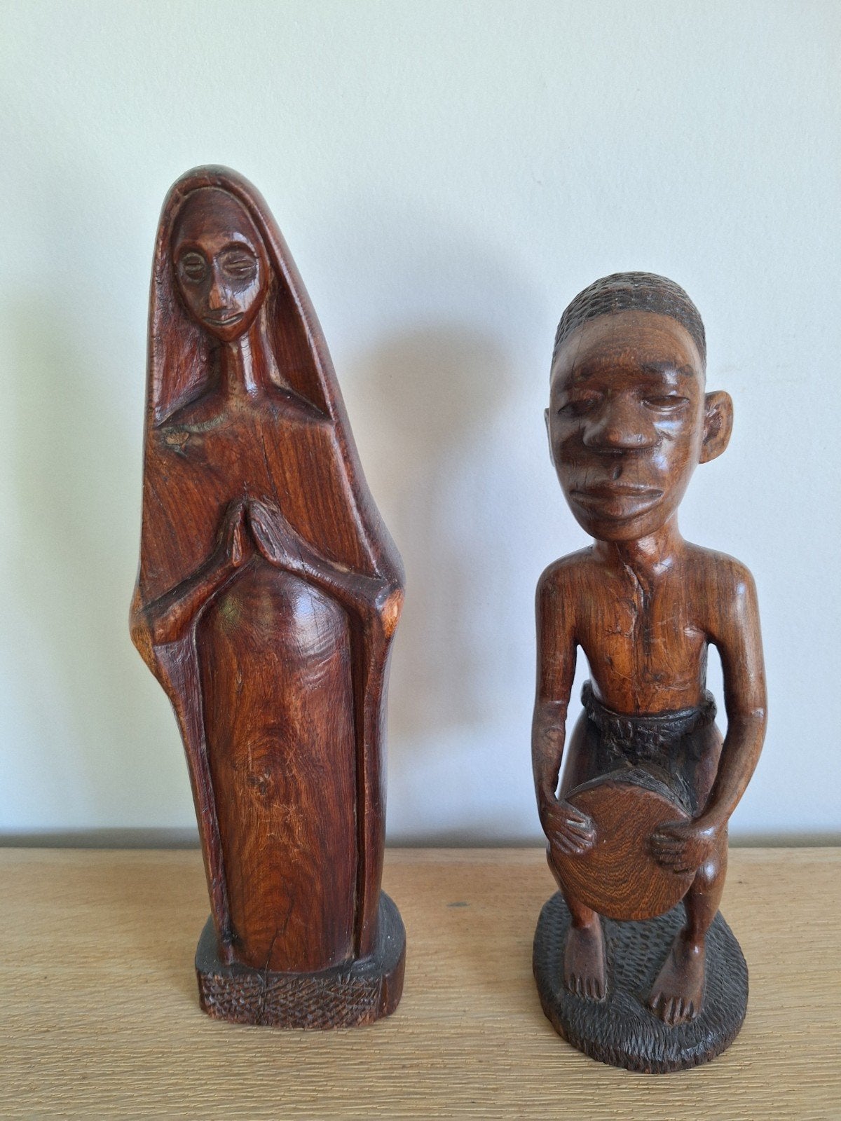 2 uit hout gesneden Congolese beeldjes, Antiquités & Art, Enlèvement
