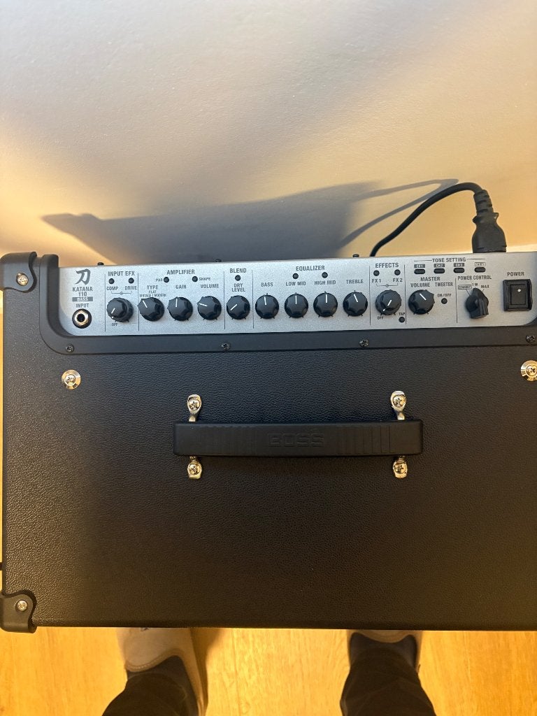 boss katana bass 60, Muziek en Instrumenten, Ophalen, Zo goed als nieuw, Basgitaar, 50 tot 100 watt