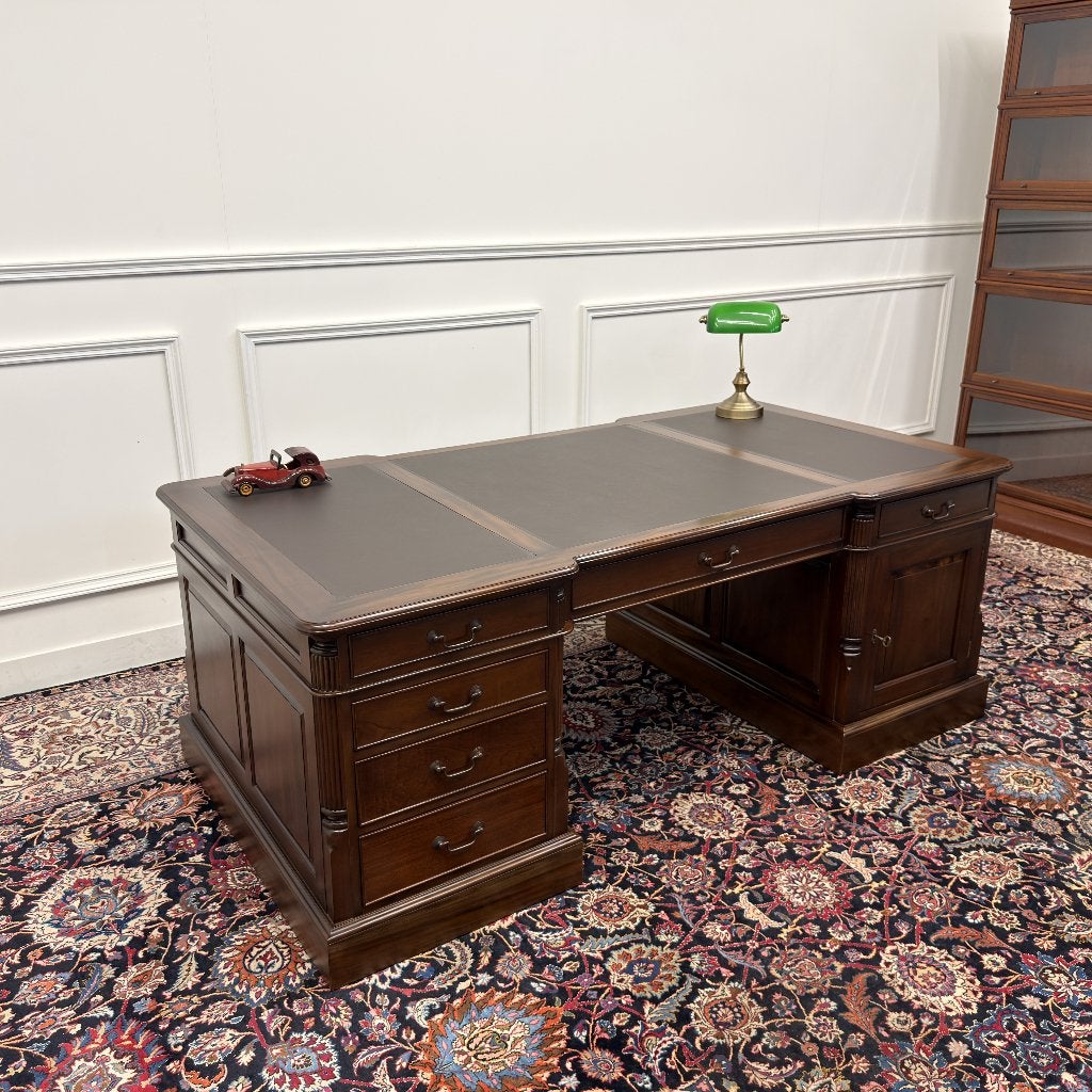 Groot Klassiek Engels Chesterfield Bureau Partnerdesk, Antiek en Kunst, Ophalen of Verzenden