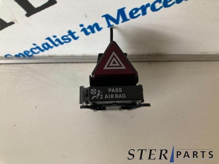Paniekverlichtings Schakelaar van een Mercedes A-Klasse, Gebruikt, -, Ophalen of Verzenden, -