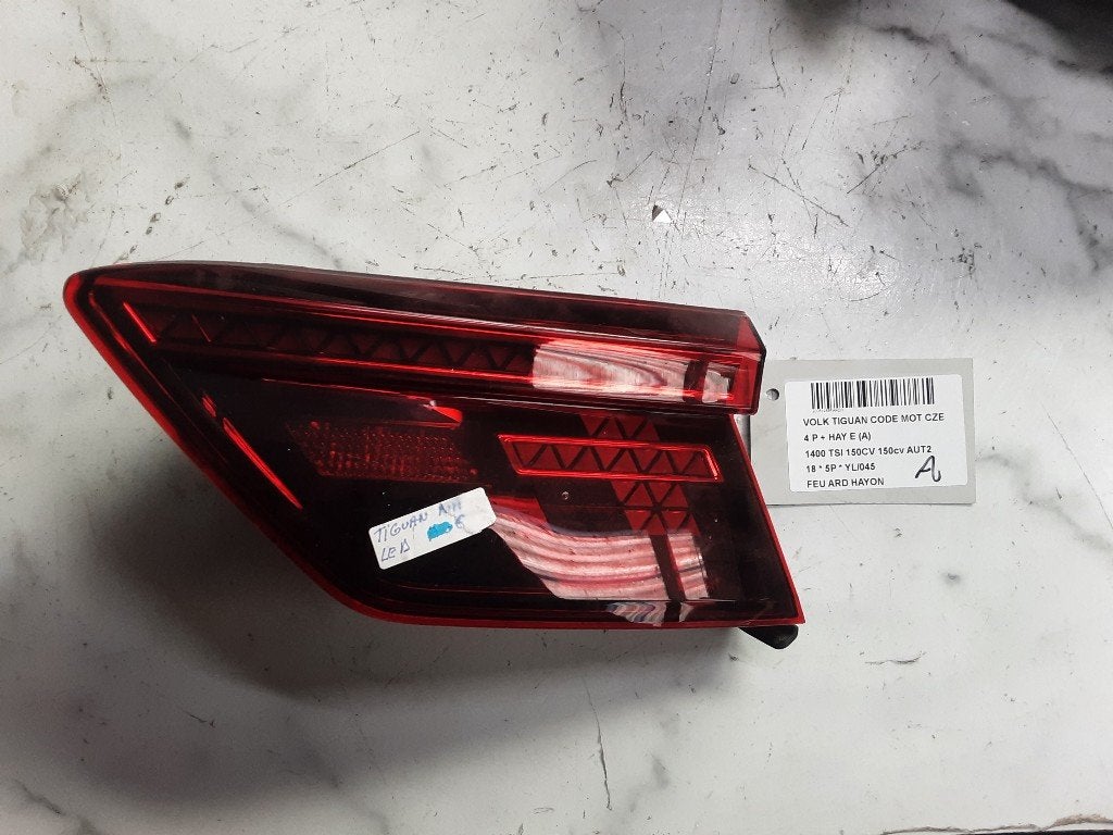ACHTERLICHT RECHTS ACHTERKLEP Tiguan (AD1) (5NA945308B), Gebruikt, Volkswagen, Mevr. I. Hauben, Rue de l'Espoir 34 34
4030  GRIVEGNÉE, BE