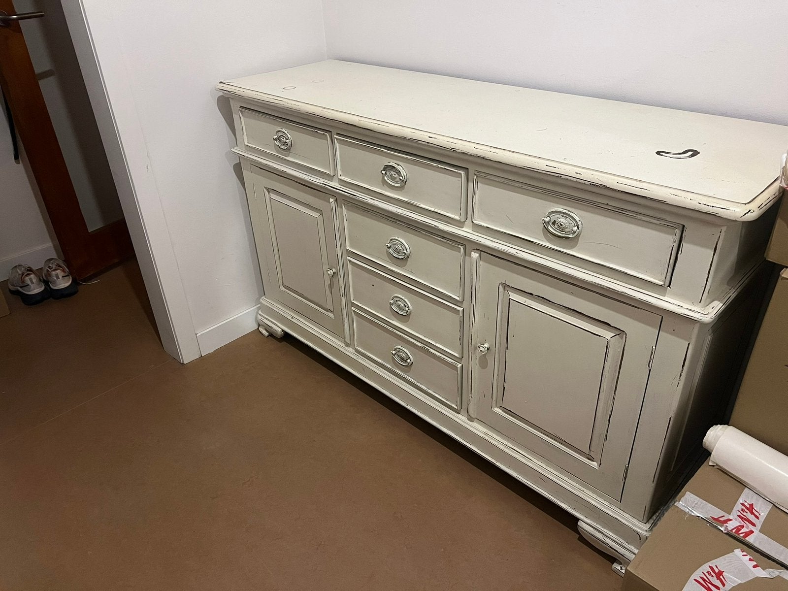Beige vintage kast (shabby look) met lades en klapdeuren, Huis en Inrichting, Ophalen, Gebruikt, 150 tot 200 cm, Met lade(s)