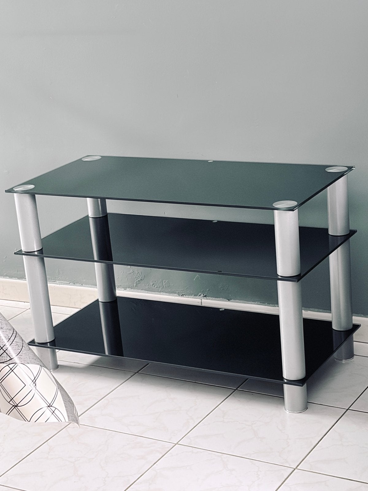 Meuble TV/Hi-Fi en verre noir, 3 plateaux. Pieds gris., Moins de 100 cm, Comme neuf, Verre, Enlèvement