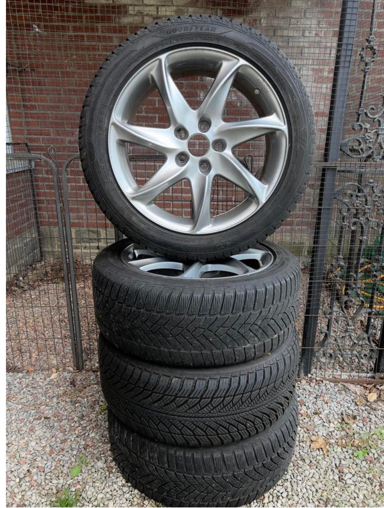 JANTES ET PNEUS MERCEDES 18 POUCES + CAPTEURS DE RÉGIME, Autos : Pièces & Accessoires, Pneus & Jantes, Pneus et Jantes, Pneus hiver