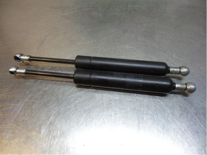 Kit amortisseur gaz hayon d'un Volvo V70, -, 3 mois de garantie, -, -