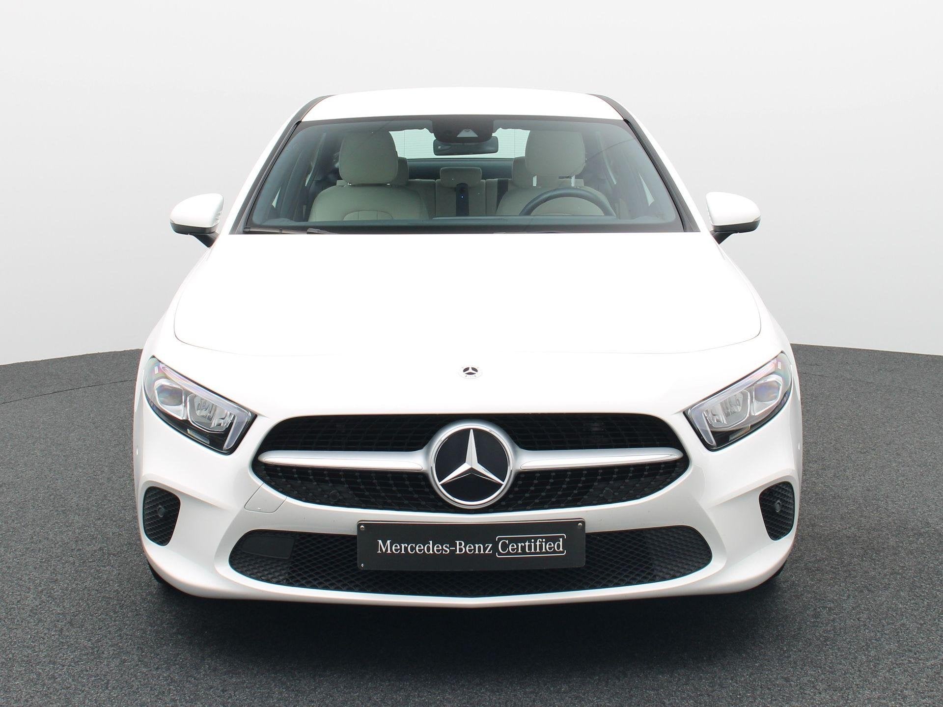 Mercedes-Benz A 180 Luxury Line Limousine + LEDER + TREKHAAK, Auto's, Gebruikt, 4 cilinders, 136 pk, Wit