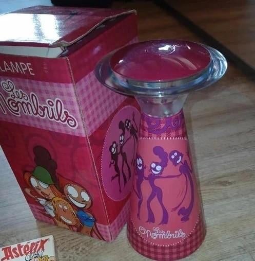 para bd les nombrils petite lampe sympa neuve, Enlèvement
