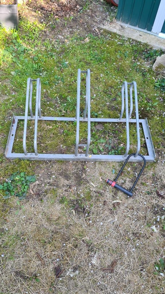 Parking de 3 vélos, Enlèvement