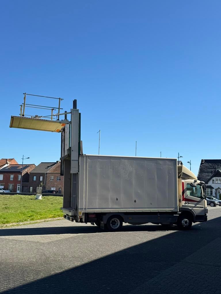Mercedes Benz Atego 818 met lift, Auto's, Euro 5, Mercedes-Benz, Particulier, 140 kW