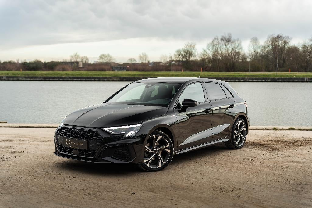 AUDI A3 SPORTBACK*S-LINE*PACKDESIGN*LOOK UNIQUE*MATRIX, Cuir, Achat, 6 portes, Euro 6