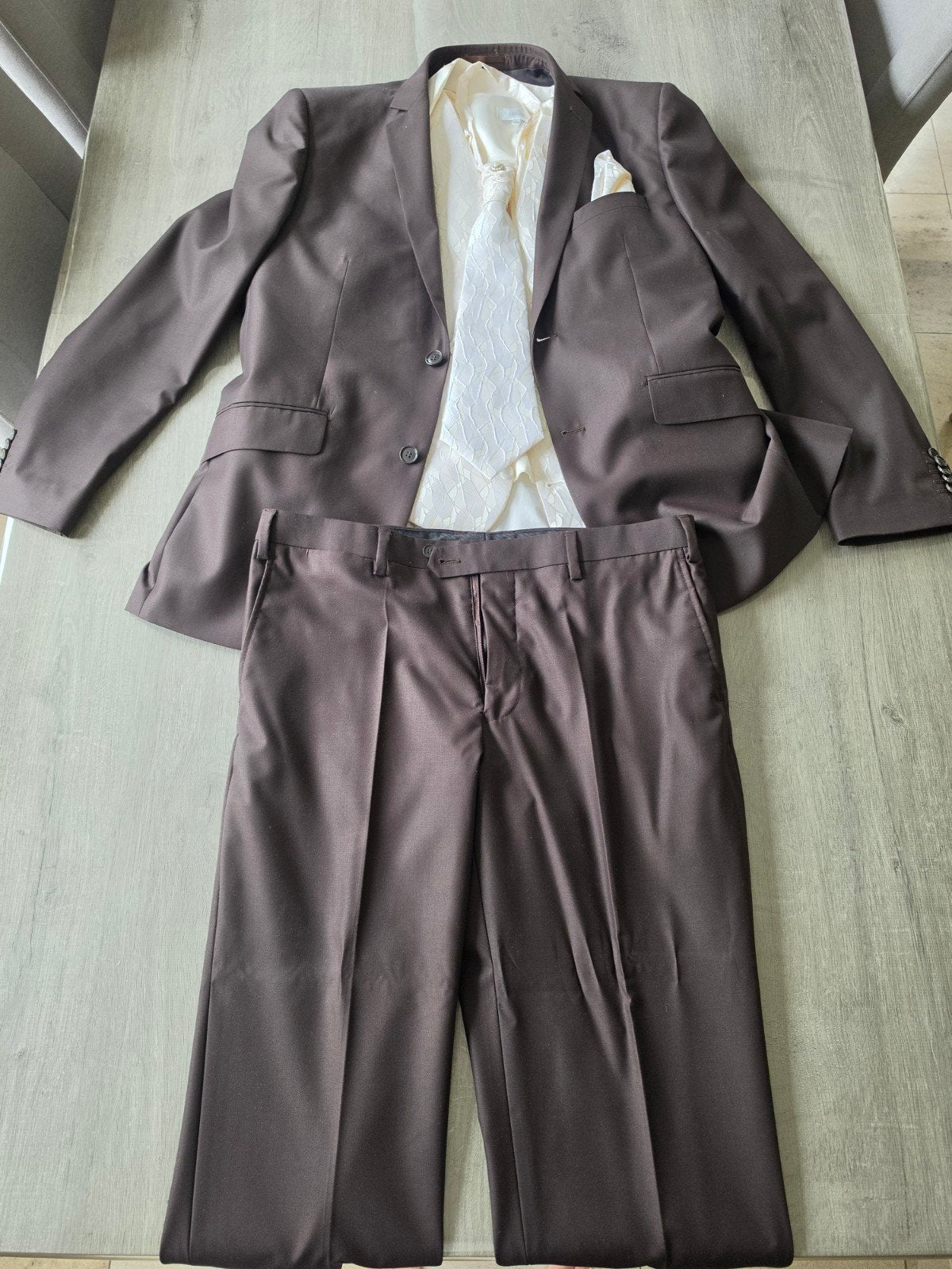 costume de mariage à donner, Kleding | Heren, Kostuums en vesten, Ophalen