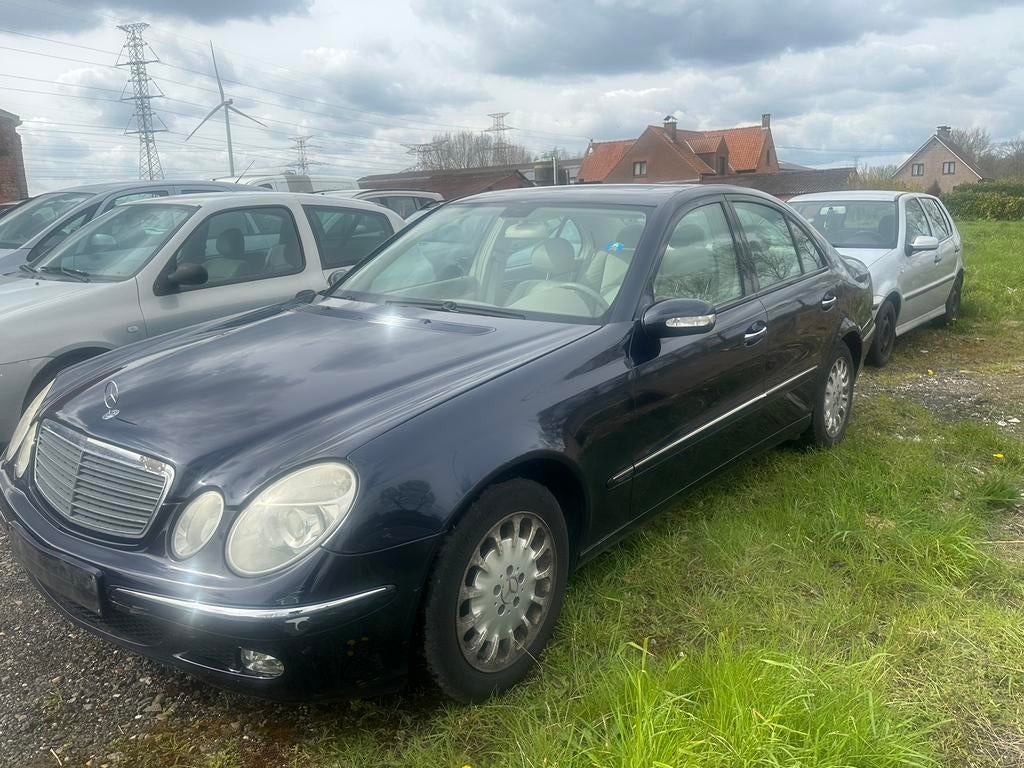 Mercedes E270 CDI 1ste eigenaar, Auto's, Mercedes-Benz, Automaat, Beige, Blauw, Parkeersensor