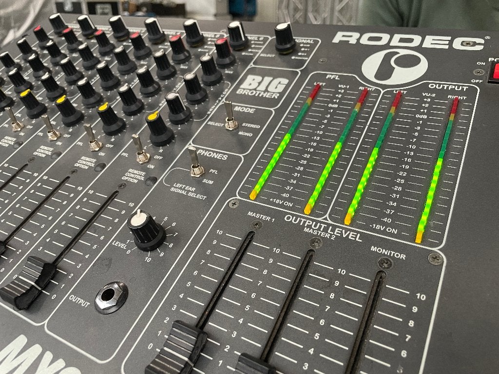 Rare table de mixage rodec mx240 mk3, Musique & Instruments, Tables de mixage, Enlèvement ou Envoi, Comme neuf, 20 canaux ou plus