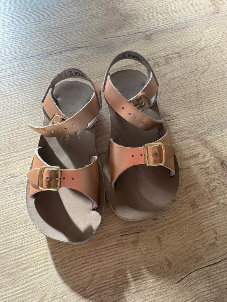 Salt water sandalen, Ophalen, Zo goed als nieuw
