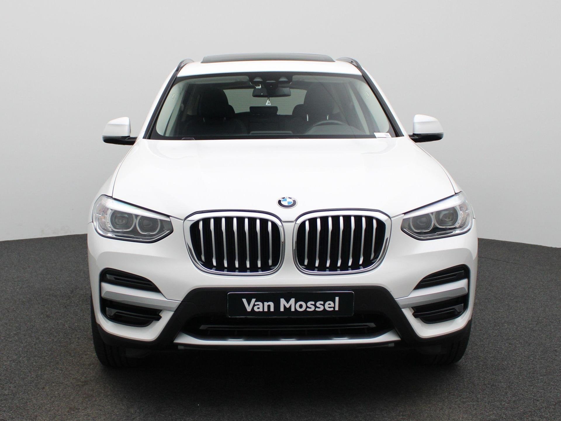 BMW X3 xDrive30e (135 kW) (automatique), 215 kW, Euro 6, 2000 kg, 2065 kg