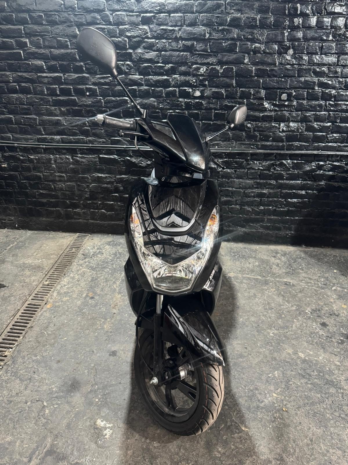 Peugeot kisbees 50cc, Vélos & Vélomoteurs, 49 cm³, Comme neuf, Classe B (45 km/h), Enlèvement