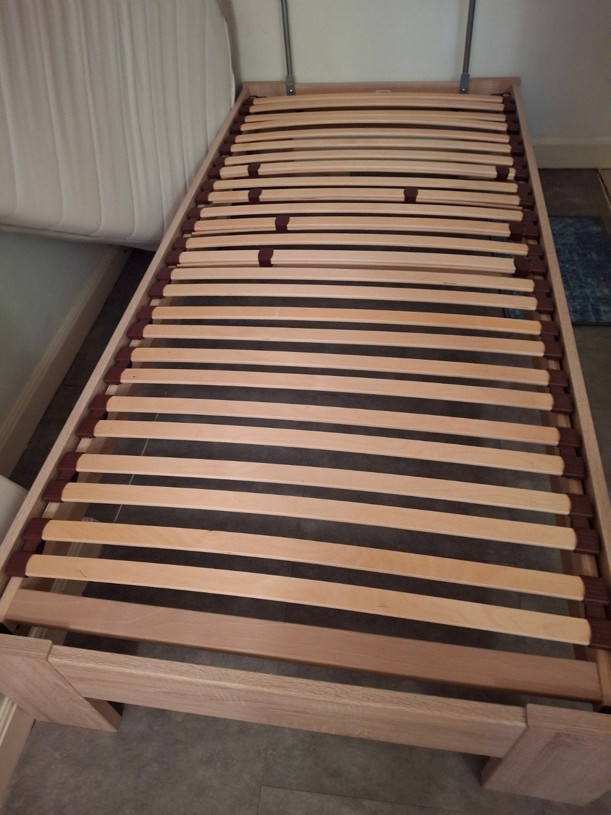 bed met lattenbodem, Ophalen, Zo goed als nieuw, Eenpersoons, Bedbodem