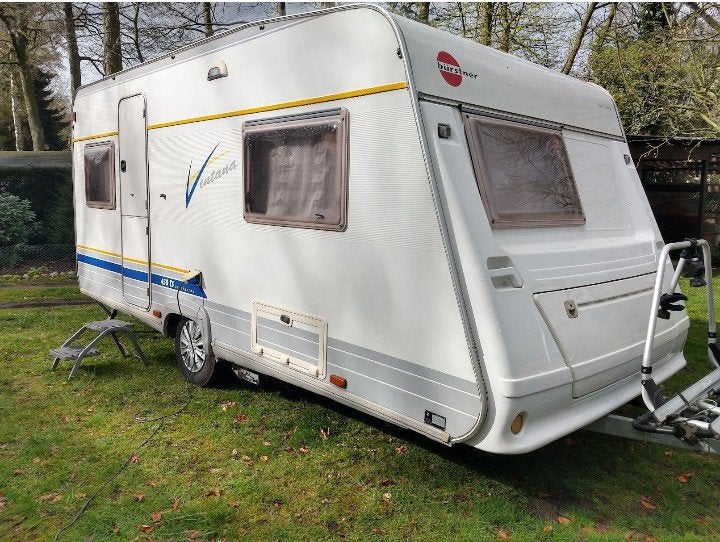 Bürstner Ventana 450 TS Avantgarde, Caravans en Kamperen, Caravans, Frans bed, Treinzit, Particulier, Bürstner