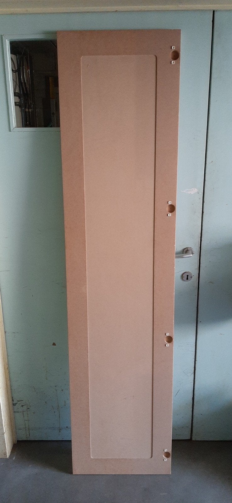 Mdf kast deur, Ophalen