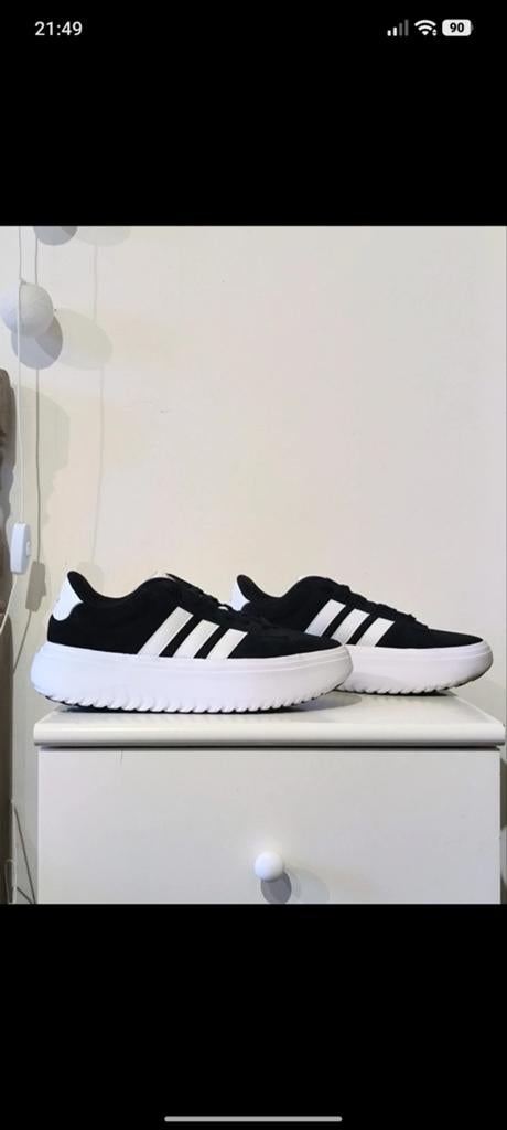 Baskets Adidas 42, Noir, Baskets
