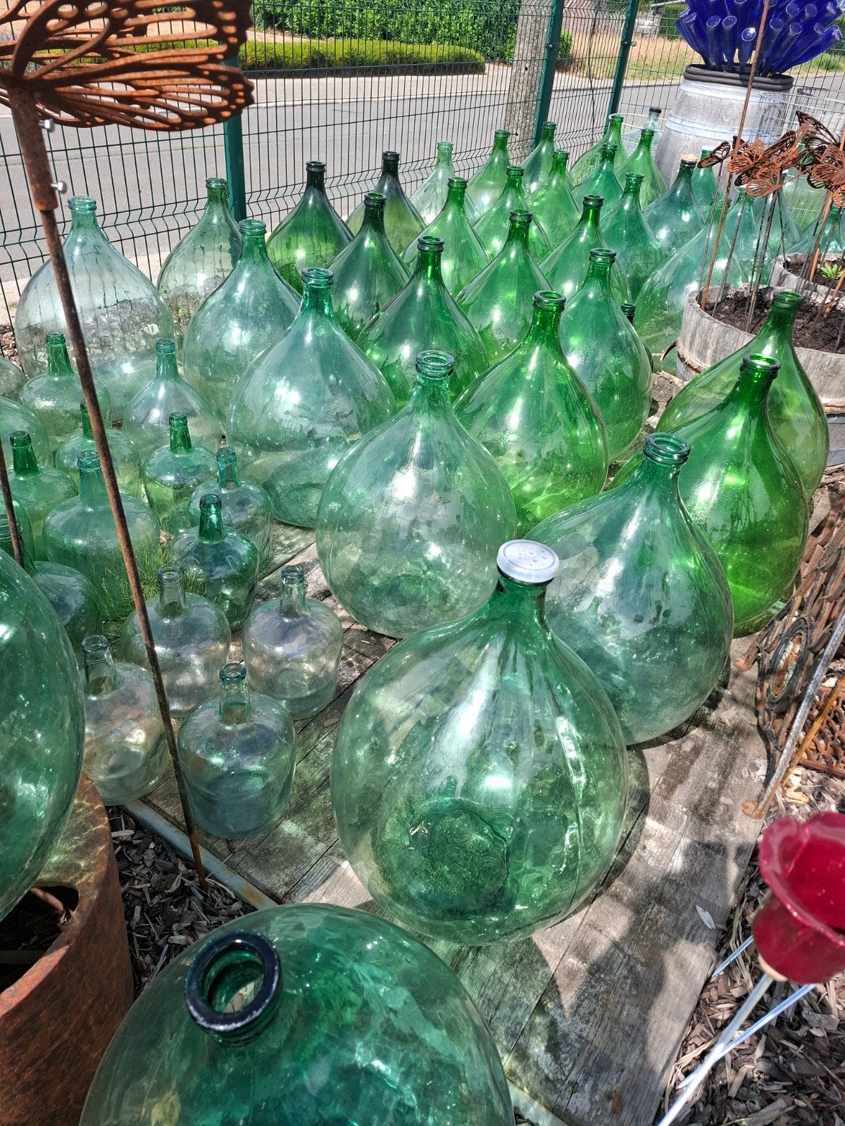 Grand choix de bouteilles Dame Jeanne datant de l'époque de, Enlèvement