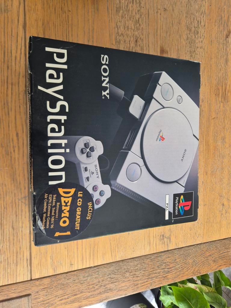 Playstation 1 demo en boîte.