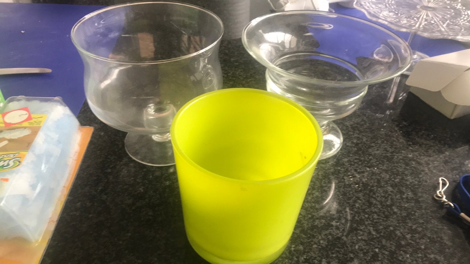 Bloempot glas op voet, Ophalen of Verzenden, Zo goed als nieuw