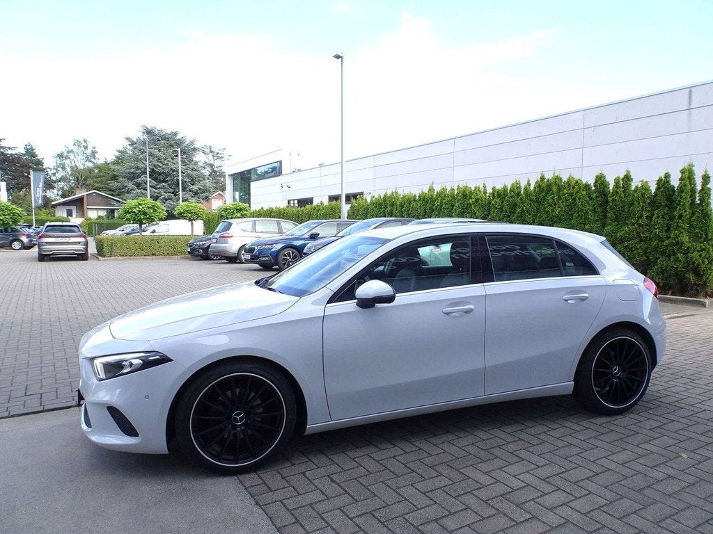 Mercedes-Benz A-CLASS 180 5d. Business WIDE SCREEN,CARPLAY,C, 100 kW, Achat, Euro 6, Entreprise