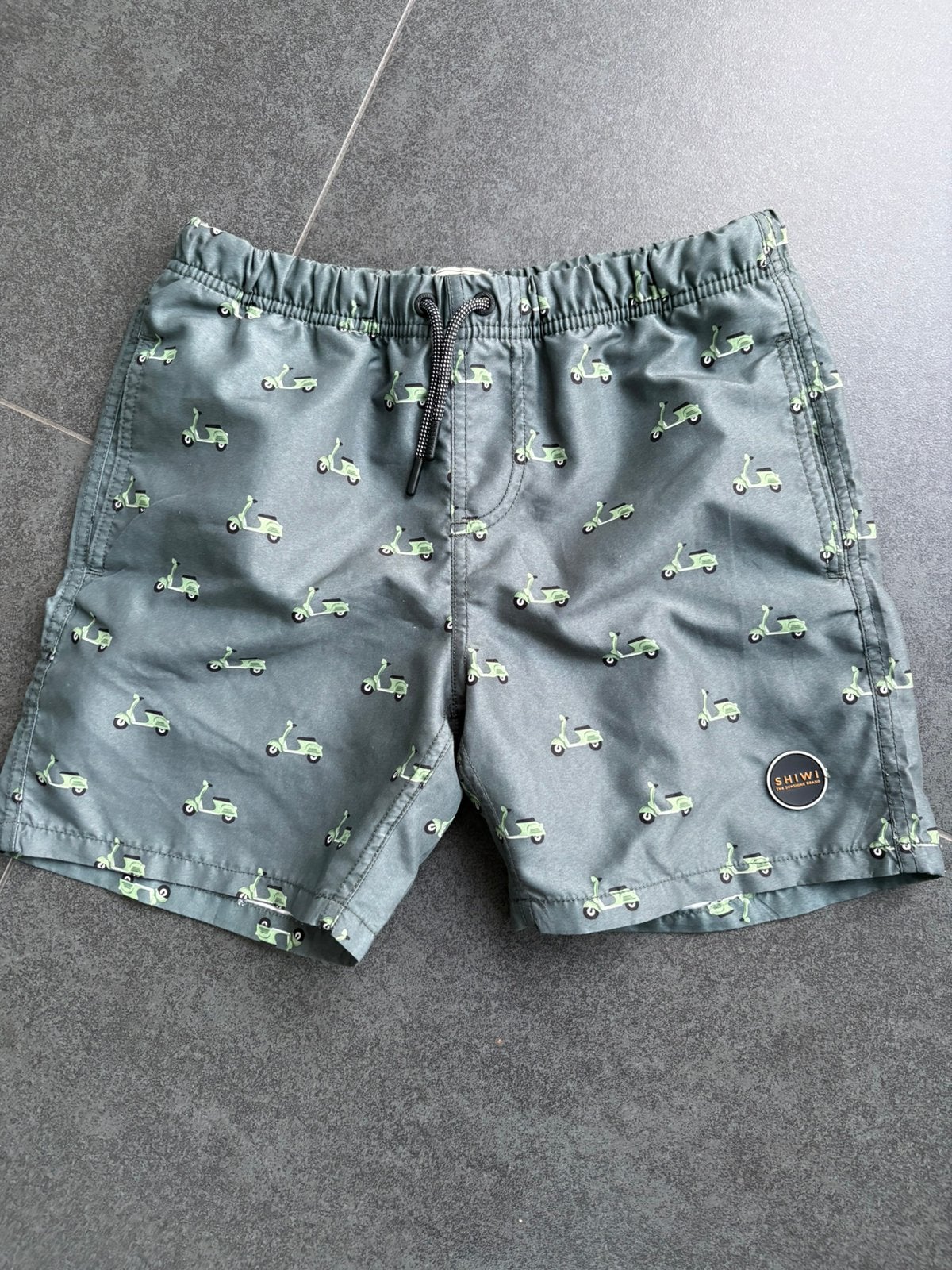 Zwembroek Shiwi 146/152, Enlèvement, Comme neuf, Maillot de bain