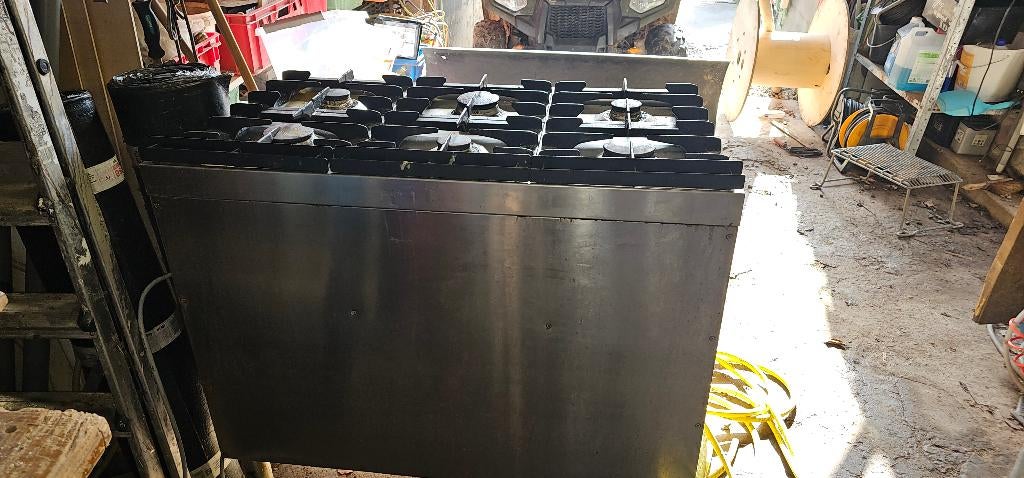 Cuisinière à gaz professionnelle, Electroménager, Gaz, Enlèvement, Utilisé, 5 zones de cuisson ou plus