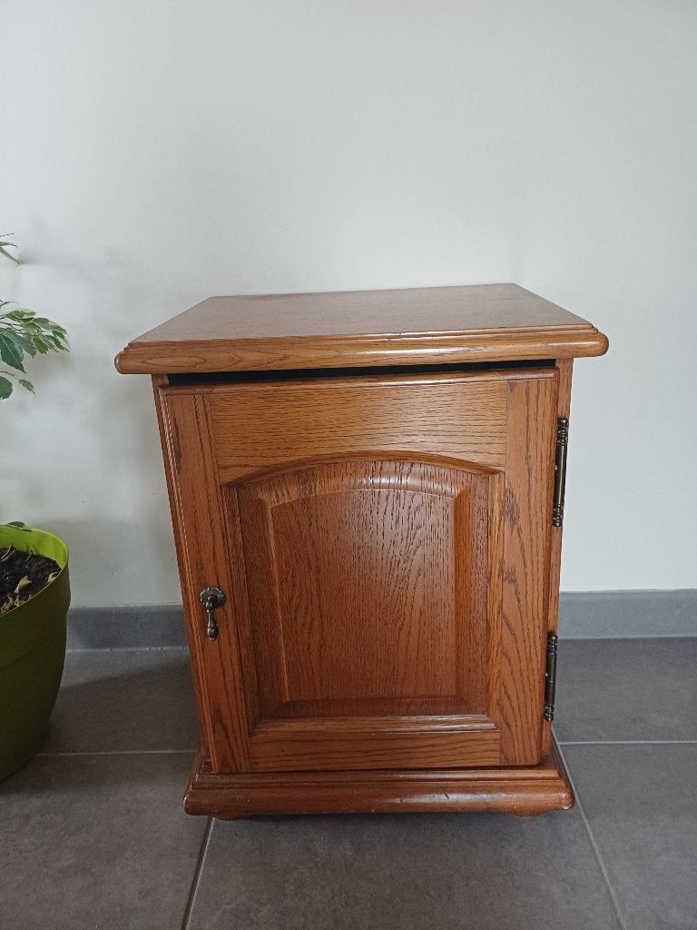 Table de chevet, Maison & Meubles, Chambre à coucher | Tables de chevet, Moins de 45 cm, Enlèvement, Utilisé, 55 à 70 cm