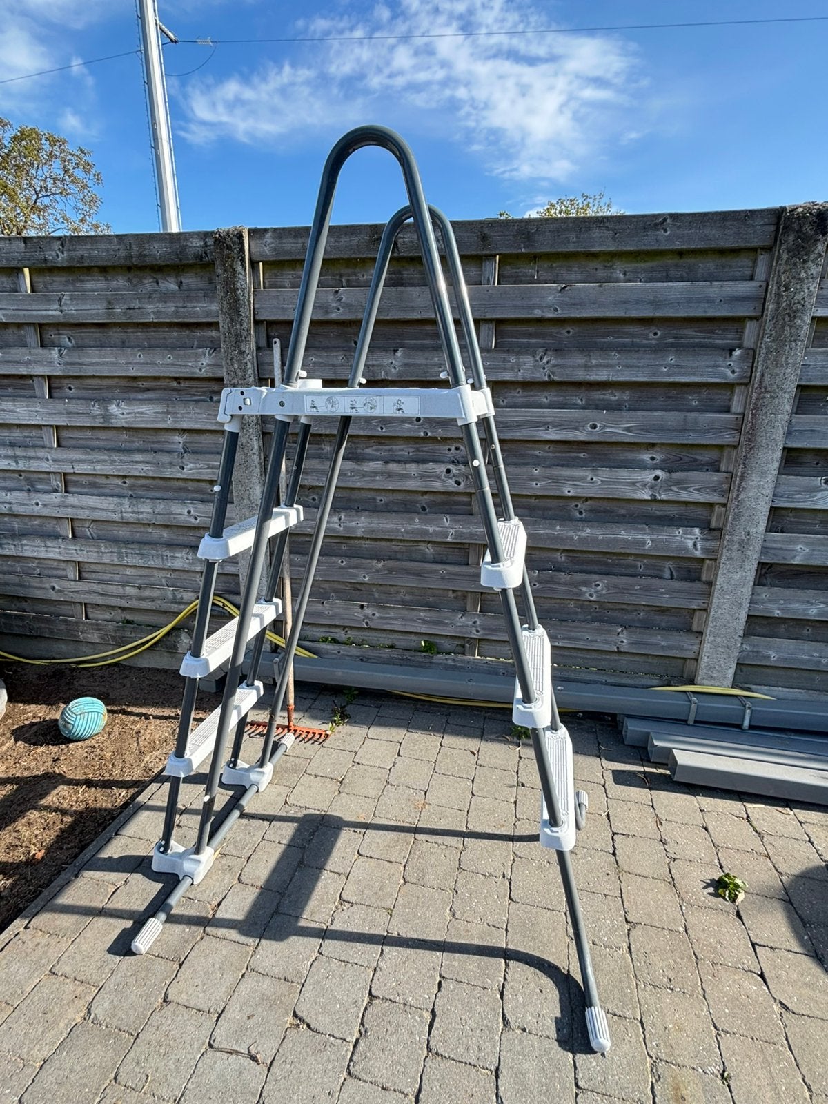 Zwembadladder in goede staat, Ophalen, Zo goed als nieuw