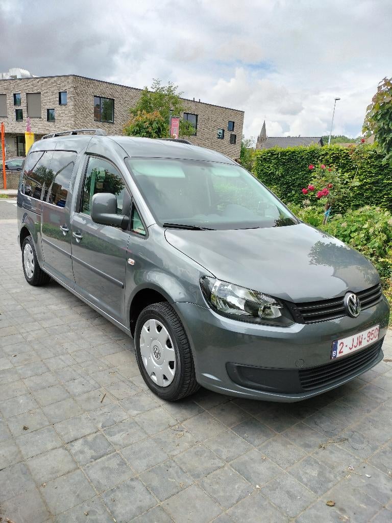 rolstoelwagen uniek 14.000 km zo goed als nieuw 1.2 benzine, Auto's, Volkswagen, Particulier, Caddy Maxi, Aangepast voor mindervaliden
