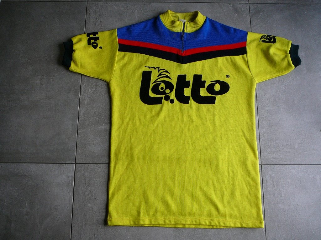 Retro wollen koerstrui LOTTO, Ophalen