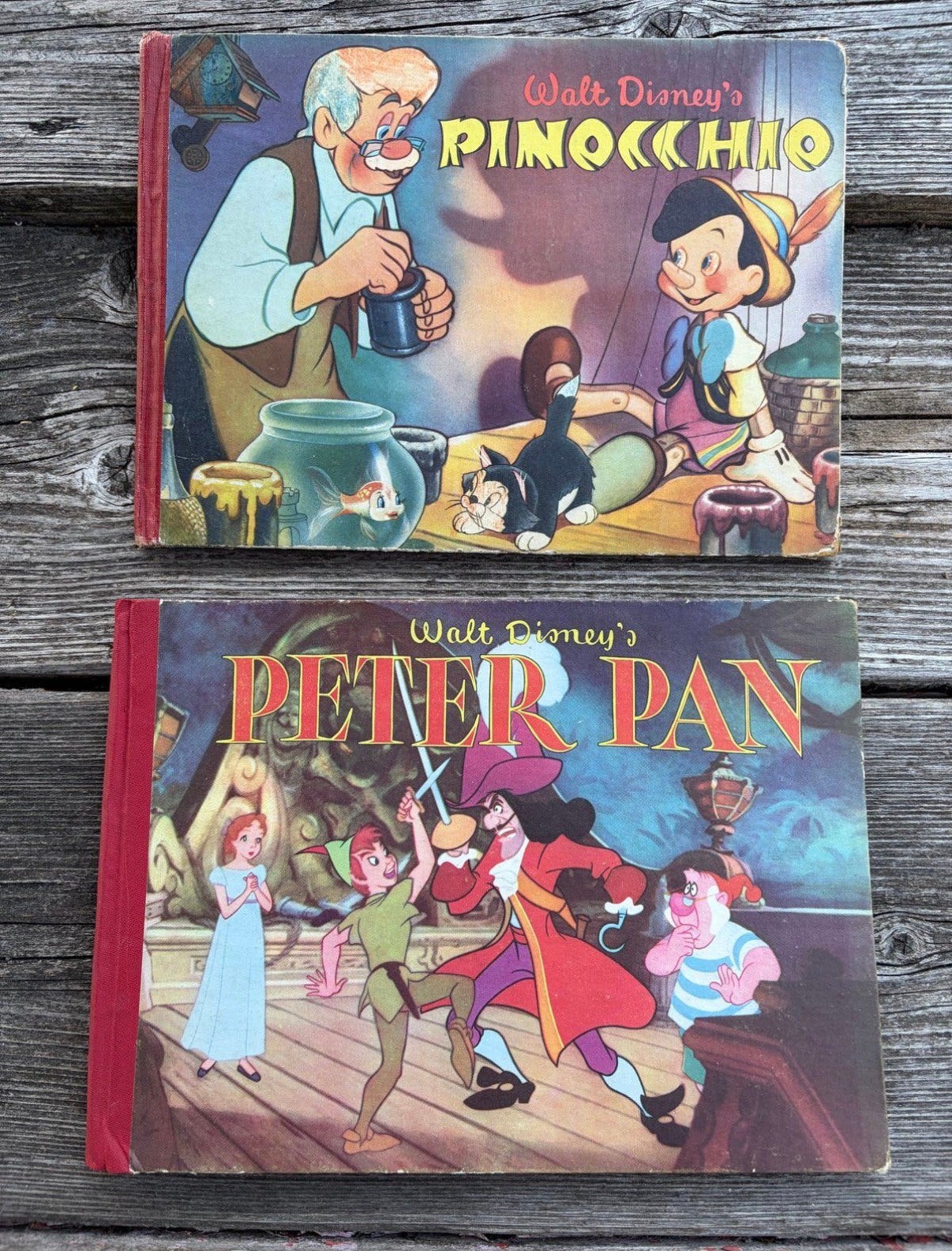 Walt Disney boeken: Pinokkio en Peter Pan, Verzamelen, Disney, Verzenden, Peter Pan of Pinokkio, Gebruikt, Papier, Kaart of Schrift