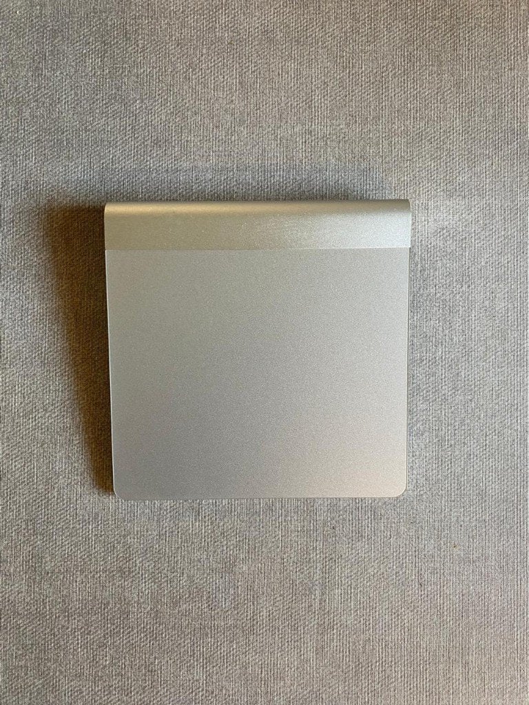 Apple Magic Trackpad (1st gen, battery-powered), Computers en Software, Muizen, Gebruikt, Ophalen of Verzenden, Draadloos, Apple