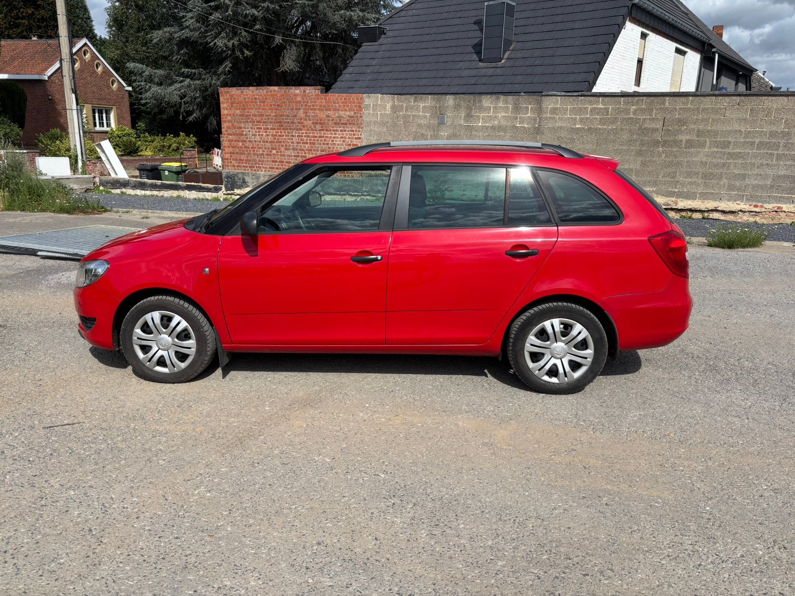 skoda fabia break 12i 2014 (44kw) 87000km CT CAR PASS, Autos, Rouge, Euro 5, Achat, Boîte manuelle