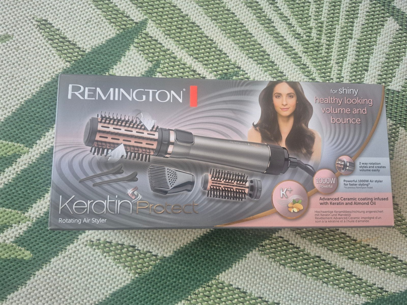 Neuf, jamais utilisé Remington Brosse coiffante Kératine, Enlèvement, Neuf, Sèche-cheveux