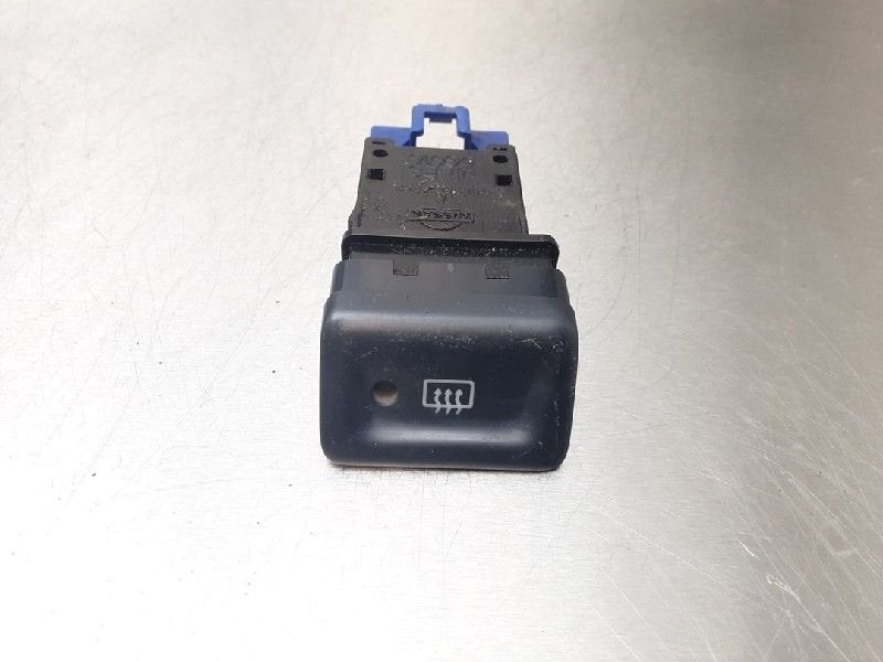 ACHTERRUITVERWARMINGSSCHAKELAAR Nissan Maxima QX (A32), Gebruikt, Nissan