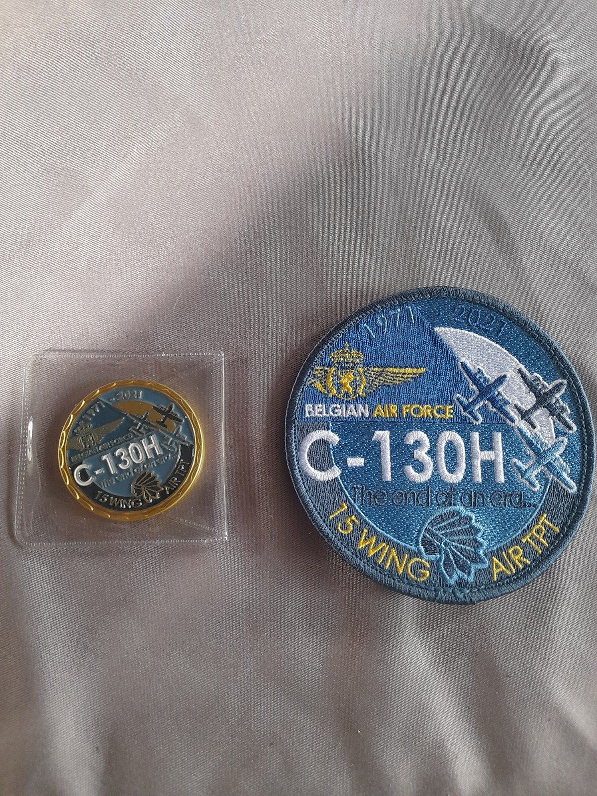 patch & coin C130H 15Wing "The end of an era...", Verzamelen, Ophalen of Verzenden, Nieuw, Patch, Badge of Embleem