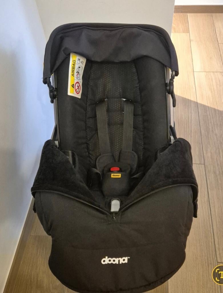 Doona in zeer goede staat, Kinderen en Baby's, Ophalen, Gebruikt, Overige merken, Zonnekap