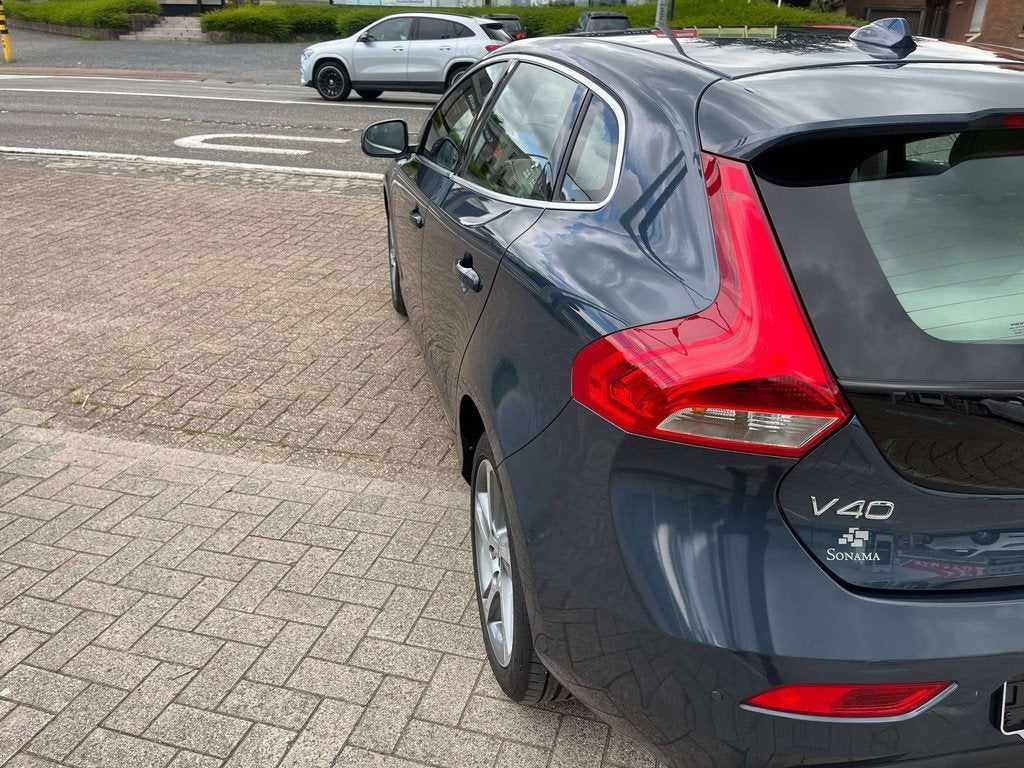 Volvo V40 1.5 T2 Eco R-Design Geartronic Cuir Garantie, 122 pk, 4 cilinders, Blauw, Leder