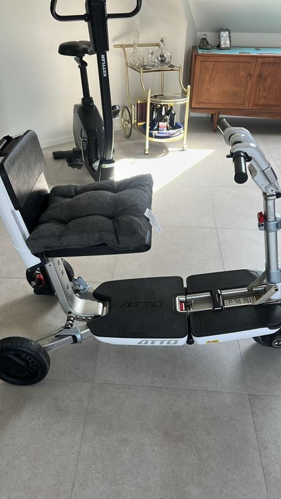 Scootmobiel opplooibare Atto - perfecte staat, Ophalen, Gebruikt, 15 km of minder, 11 t/m 15 km/u