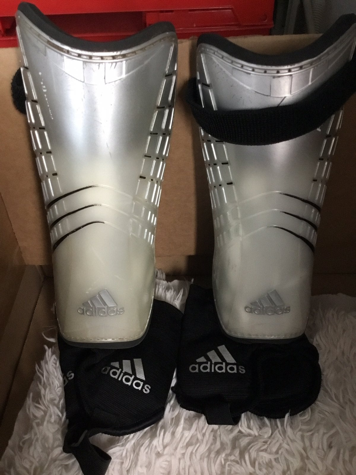 Beenbeschermers large van adidas, Ophalen, Zo goed als nieuw