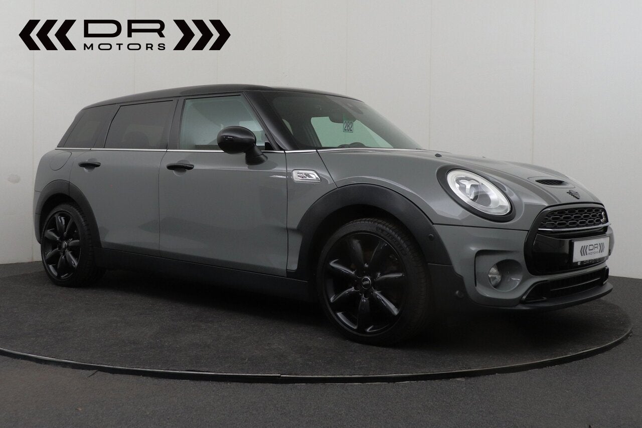 MINI Cooper S Clubman S- AKRAPOVIC EXHAUST - LED - SHADOWLI, Autos, 0 kg, Argent ou Gris, Achat, Entreprise