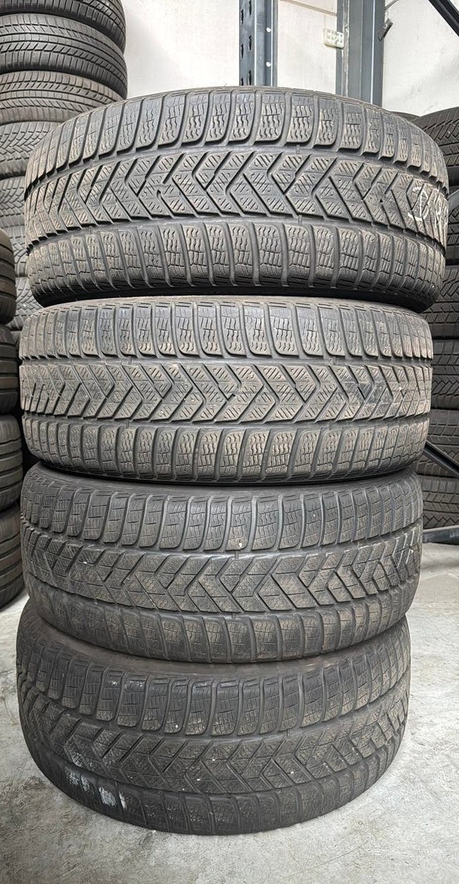 2554519 255/45/19 255/45R19 winterbanden merk Pirelli, Ophalen