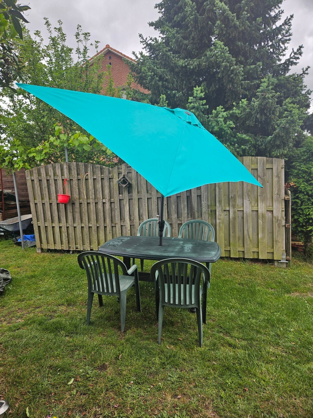 Set de jardin utilisé avec un nouveau parasol Houthalen trac, Enlèvement, Salons de jardin